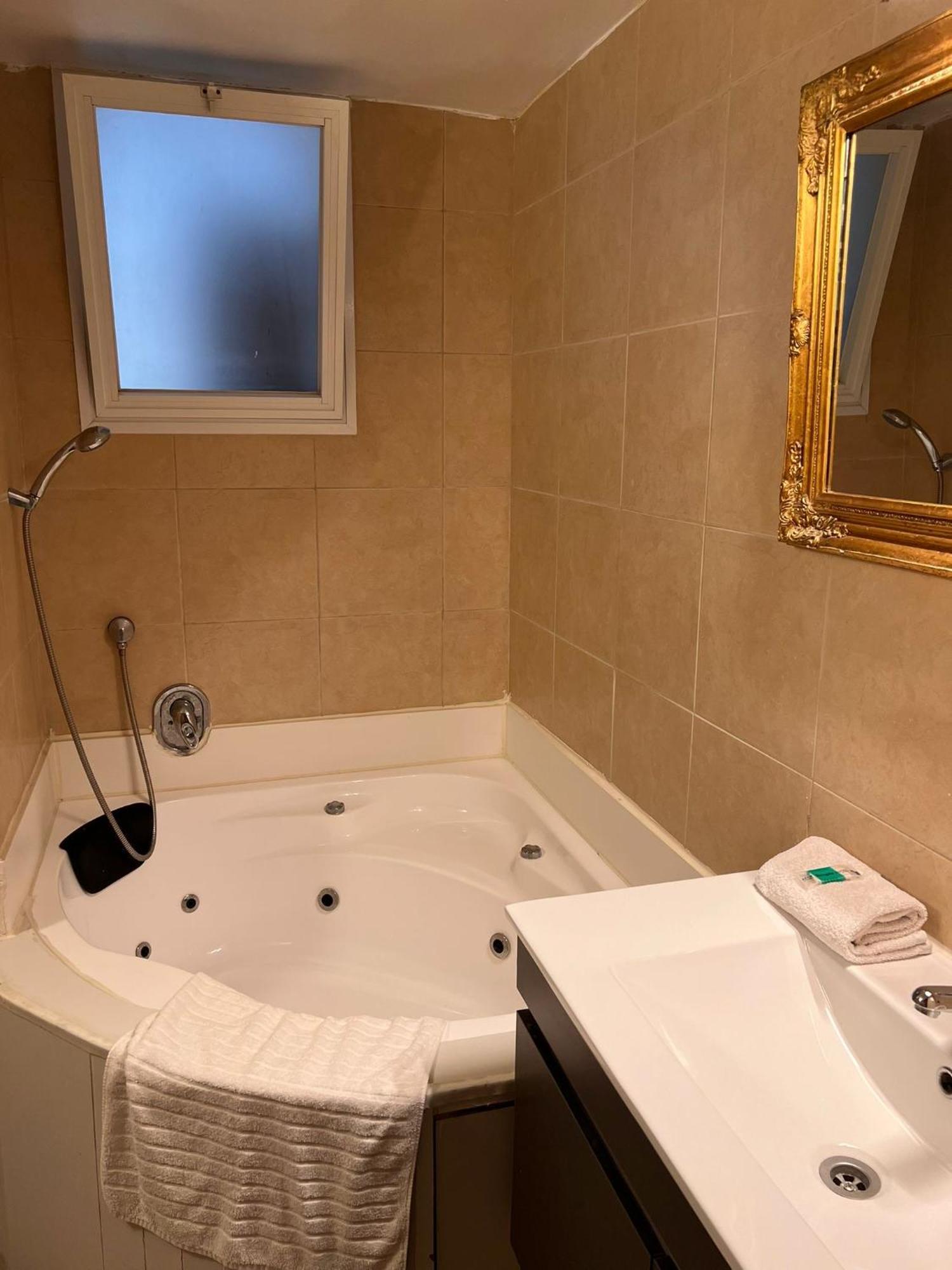 Eden Hotel Haifa Bagian luar foto